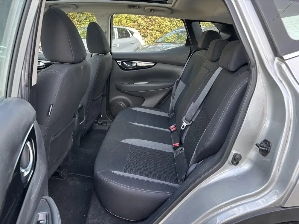Nissan Qashqai 1.3 DIG-T Acenta l Navigatie l Bose l Pano uit 2019, foto 8