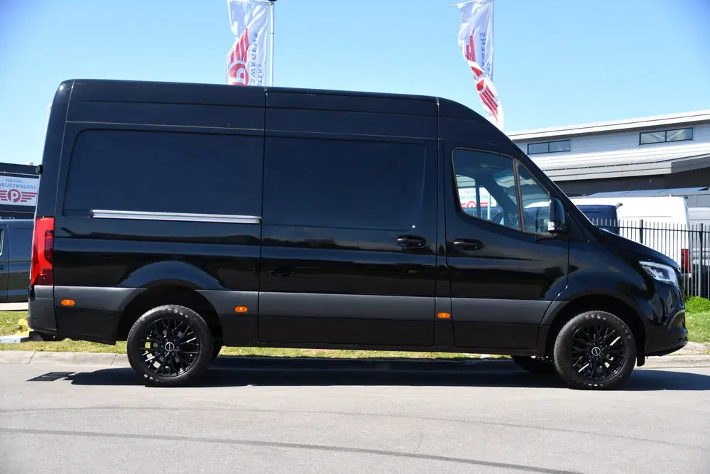 Mercedes-Benz Sprinter 319 1.9 CDI L2H2 RWD Black Edition Ca uit 2023, foto 10