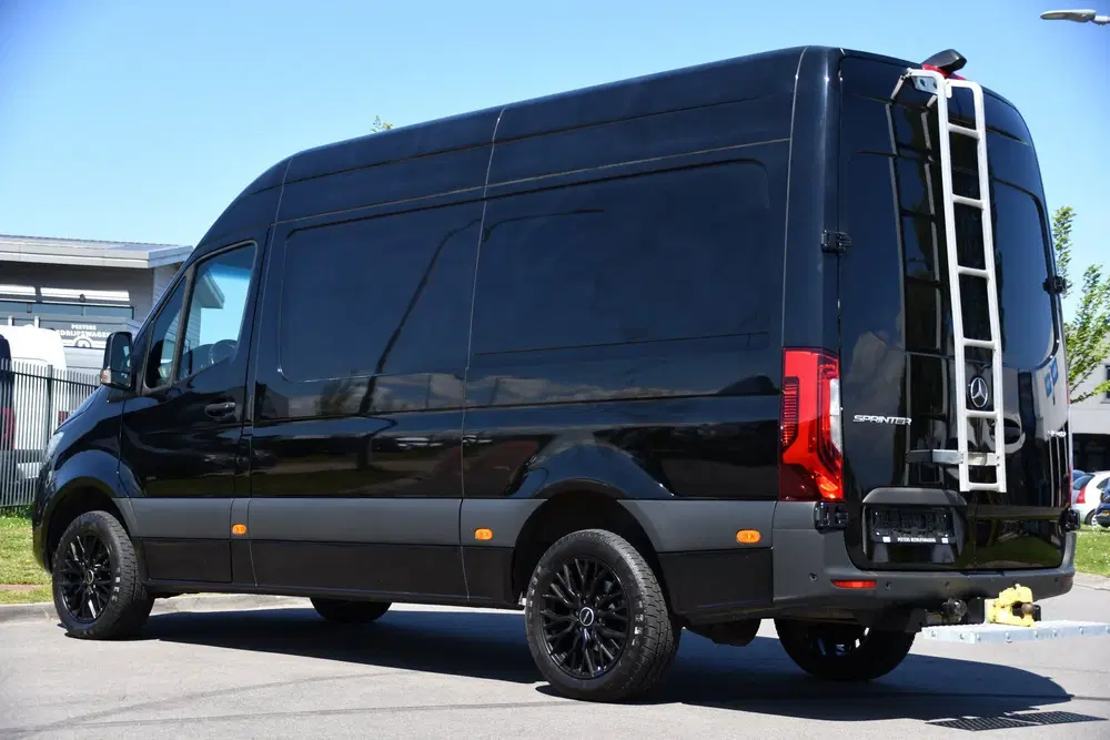 Mercedes-Benz Sprinter 319 1.9 CDI L2H2 RWD Black Edition Ca uit 2023, foto 3