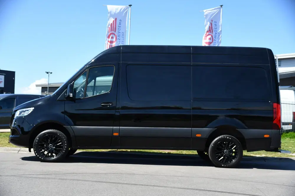 Mercedes-Benz Sprinter 319 1.9 CDI L2H2 RWD Black Edition Ca uit 2023, foto 9
