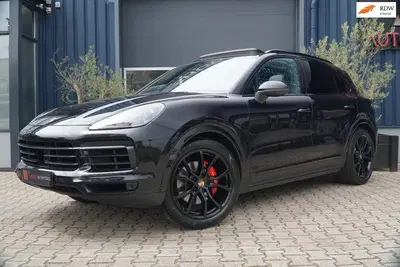 Porsche Cayenne 3.0 E-Hybrid PANO uit 2021