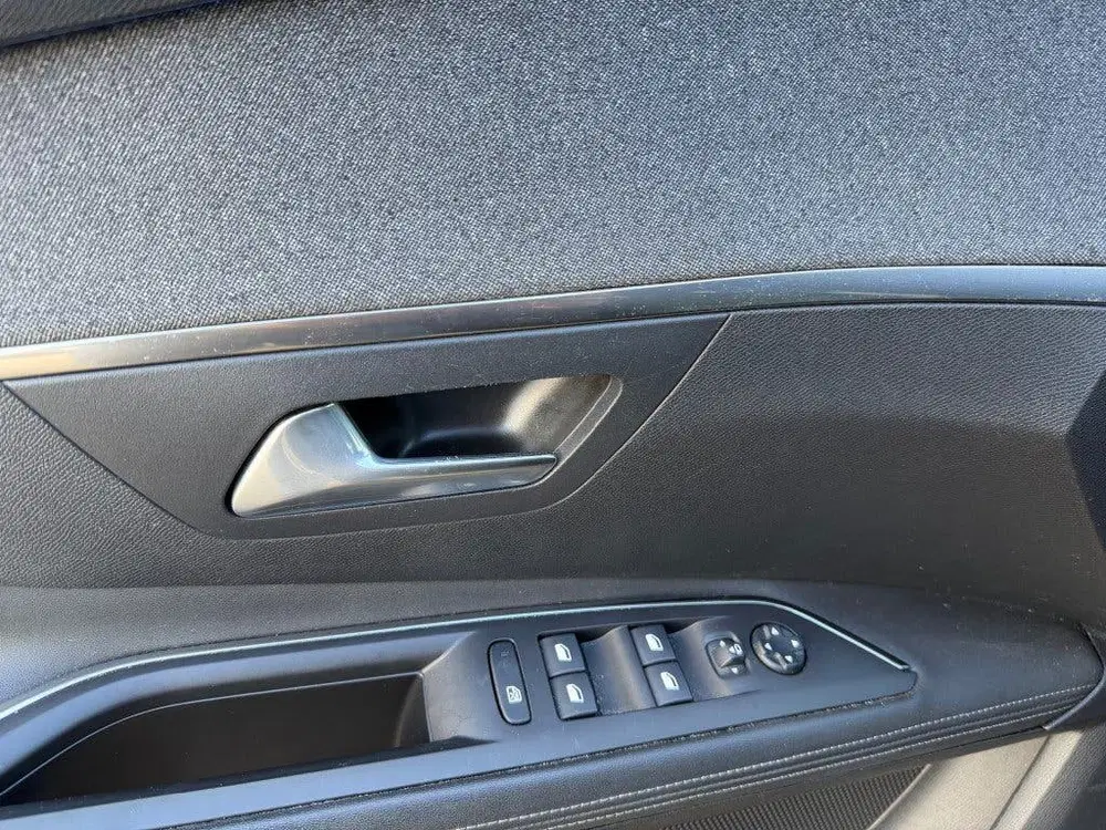 Peugeot 3008 1.2 PureTech Allure uit 2020, foto 5