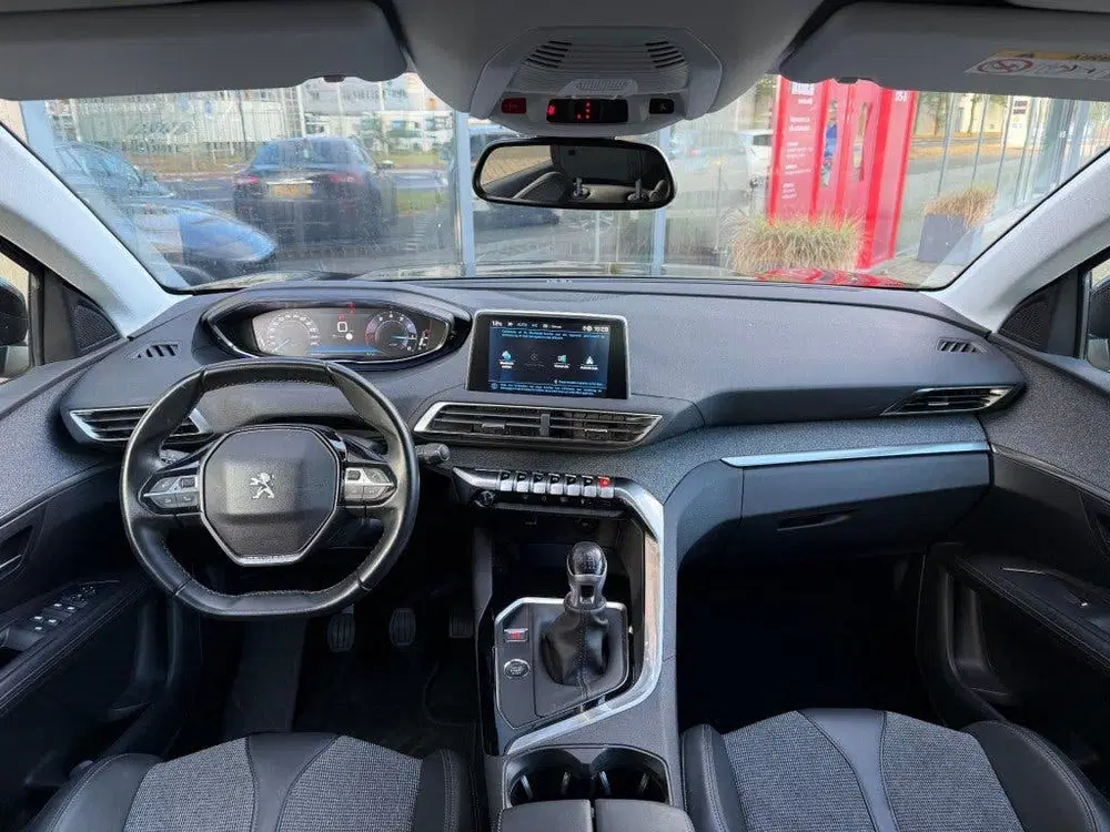 Peugeot 3008 1.2 PureTech Allure uit 2020, foto 8
