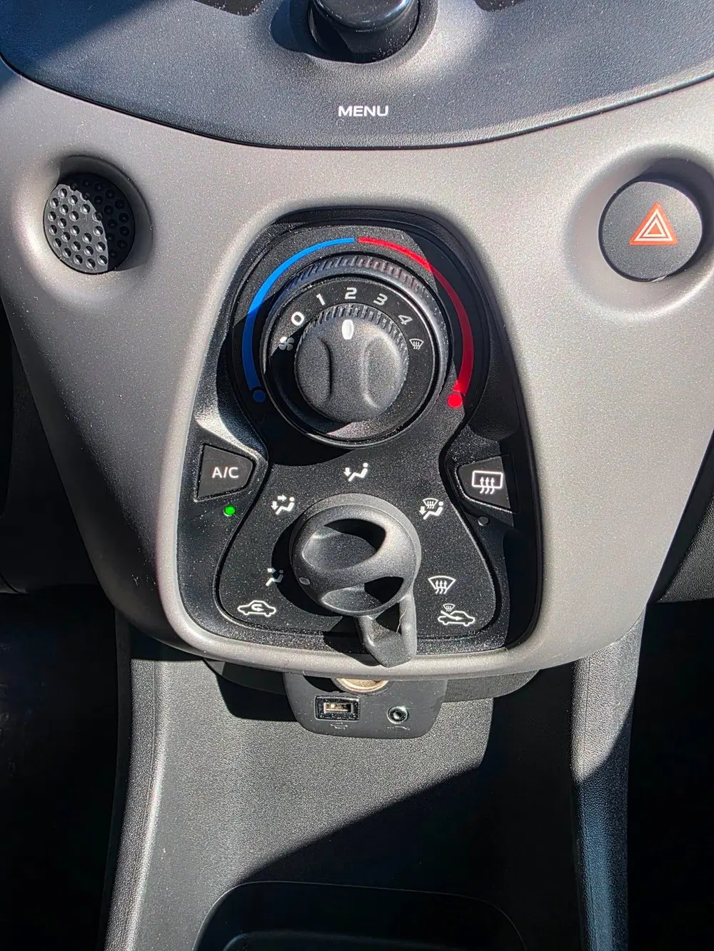Peugeot 108 1.0 e-VTi Active uit 2022, foto 15