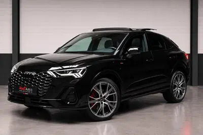 Audi Q3 45 TFSI e S Edition 3X S-Line PANO KEYLES uit 2023