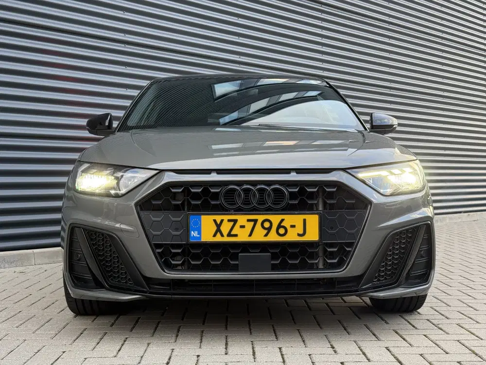 Audi A1 25 TFSI edition one Camera uit 2019, foto 2
