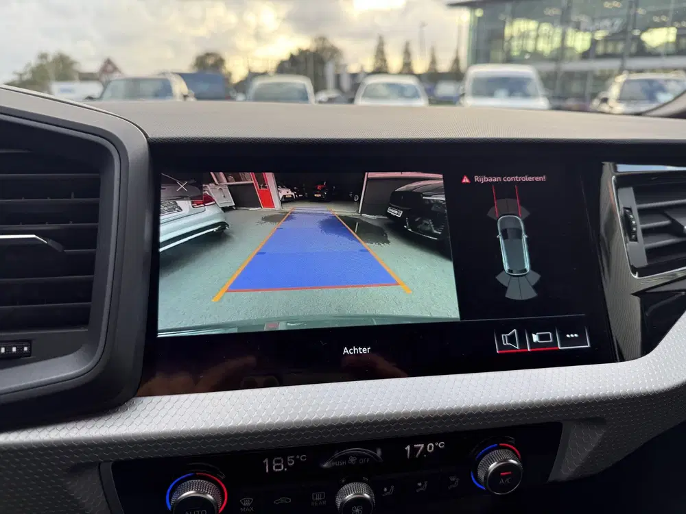 Audi A1 25 TFSI edition one Camera uit 2019, foto 9
