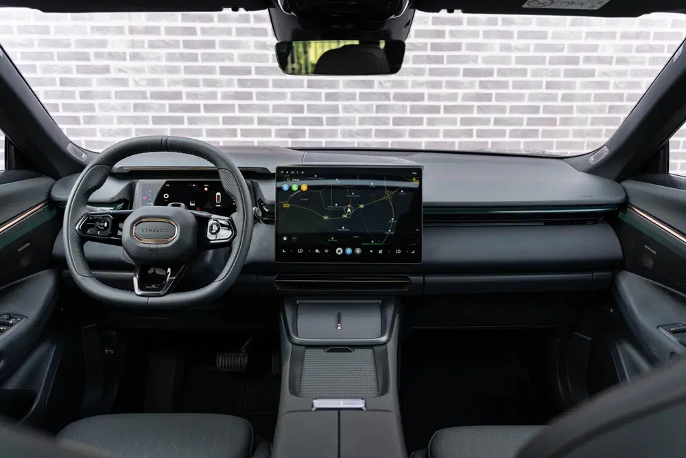 Lynk & Co 08 1.5 Plug-in Hybrid More uit 2025, foto 2