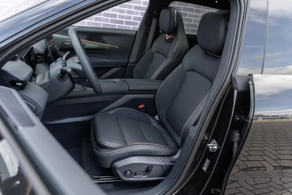 Lynk & Co 08 1.5 Plug-in Hybrid More uit 2025, foto 7