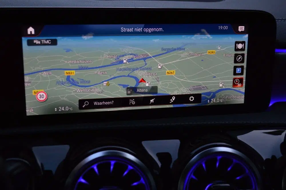 Mercedes-Benz A-Klasse 250 e AMG Led Panorama Memory Distron uit 2021, foto 12