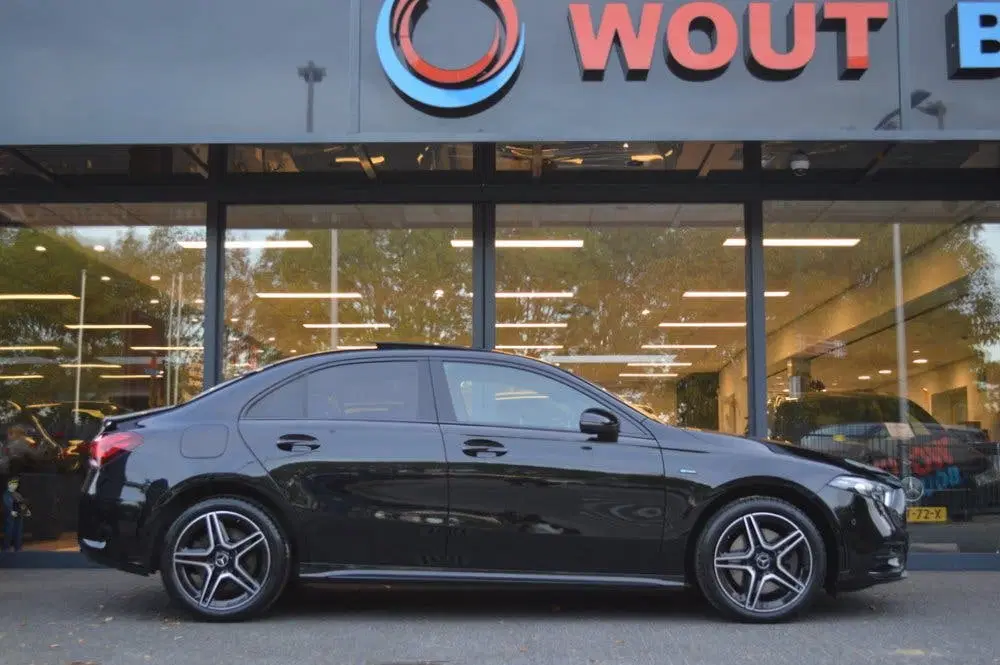Mercedes-Benz A-Klasse 250 e AMG Led Panorama Memory Distron uit 2021, foto 6