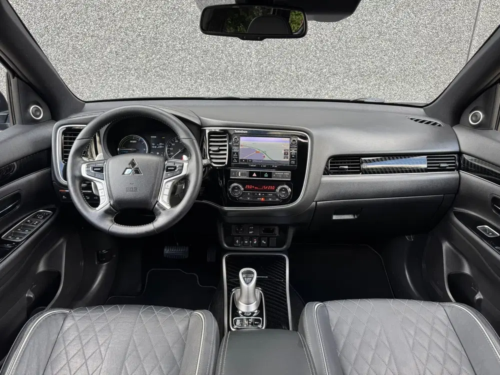 Mitsubishi Outlander 2.4 PHEV Instyle uit 2019, foto 9