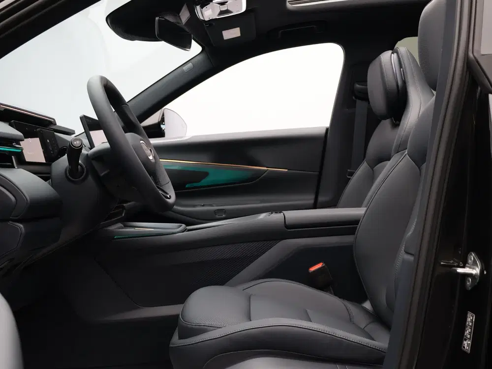 Lynk & Co 08 1.5 Business Edition LEDER uit 2026, foto 5