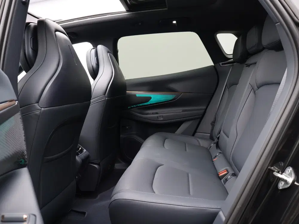 Lynk & Co 08 1.5 Business Edition LEDER uit 2026, foto 8