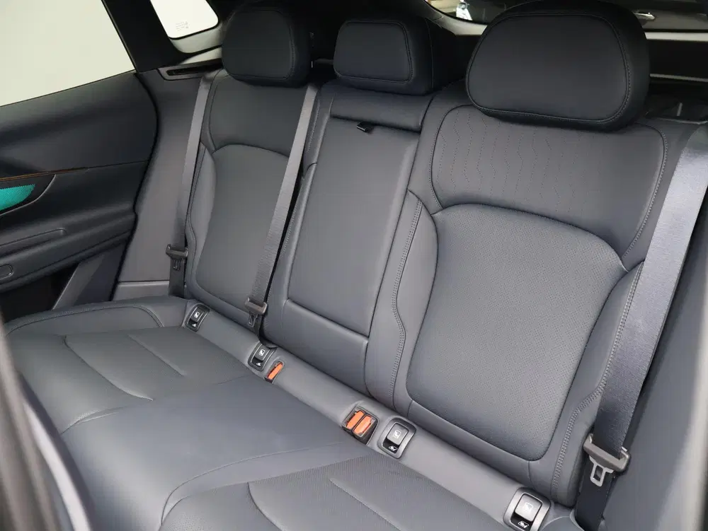Lynk & Co 08 1.5 Business Edition LEDER uit 2026, foto 9