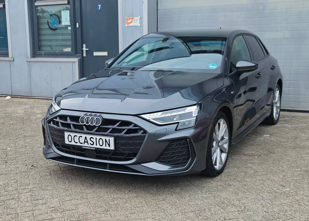 Audi A3 40 TFSI-e Facelift S-Line Matrix Keyless C uit 2025, foto 2