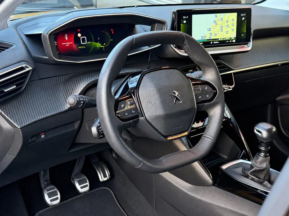 Peugeot 208 1.2 PureTech Road Trip uitv. uit 2022, foto 2