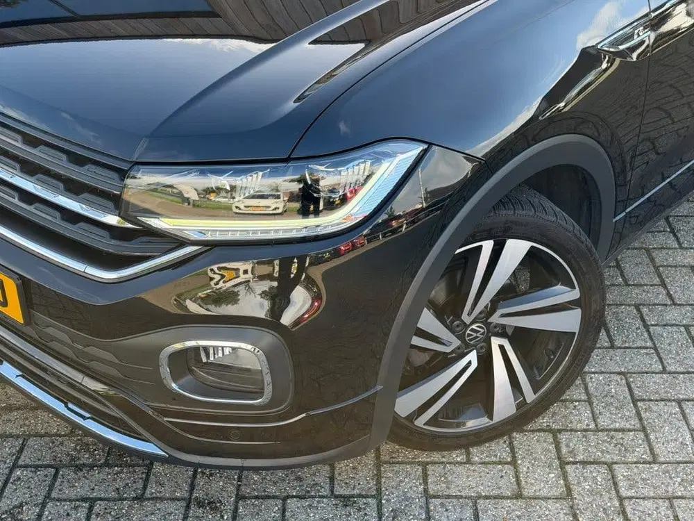 Volkswagen T-Cross 1.0 TSI R-Line uit 2021, foto 2