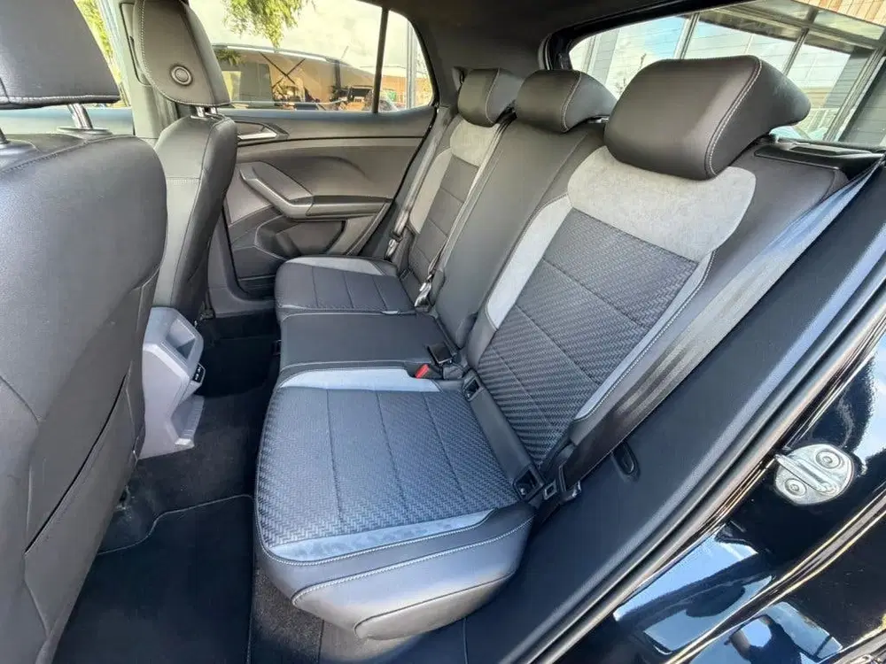 Volkswagen T-Cross 1.0 TSI R-Line uit 2021, foto 8