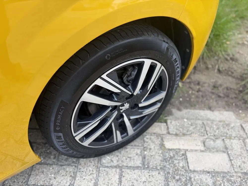 Peugeot 208 PureTech 100 Allure Pack l Stoelverwarming uit 2023, foto 10