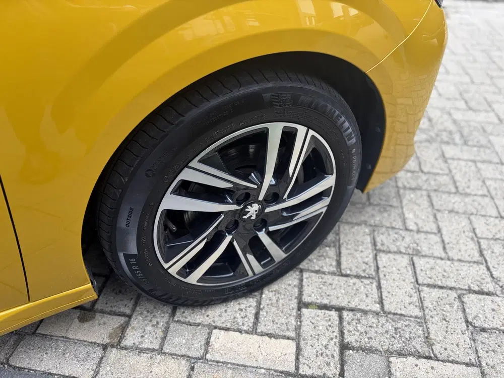 Peugeot 208 PureTech 100 Allure Pack l Stoelverwarming uit 2023, foto 12