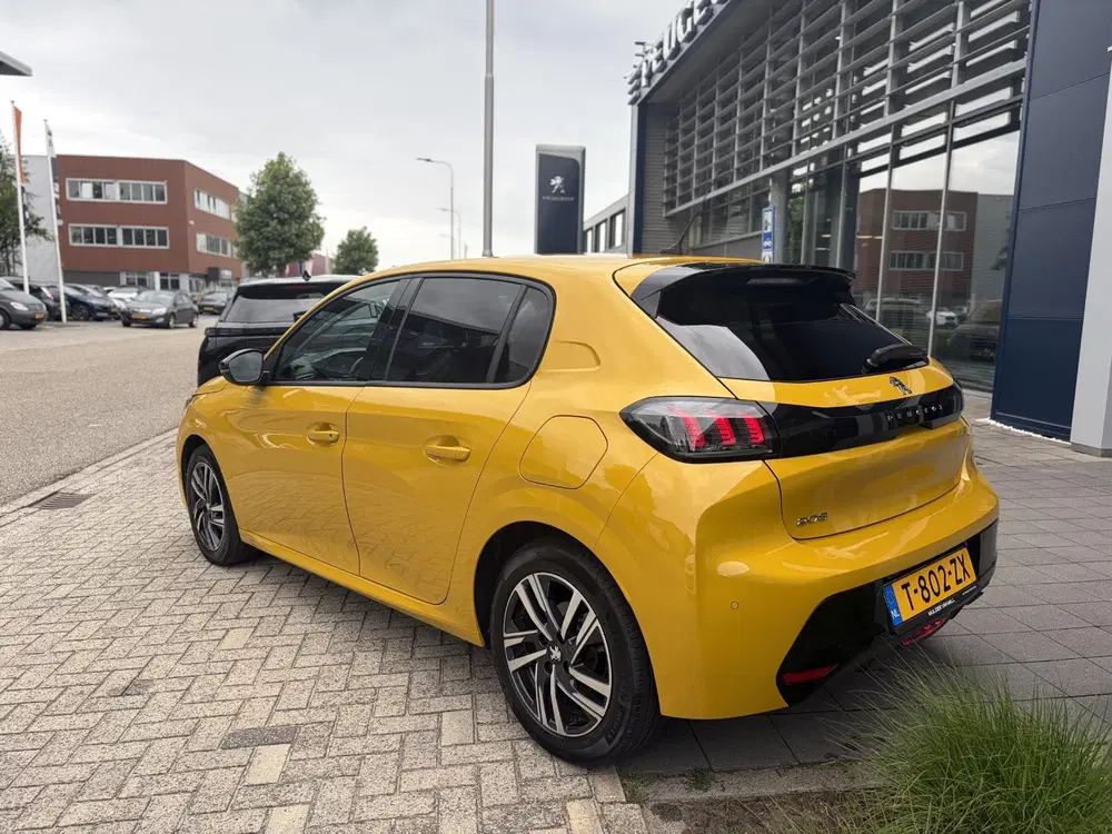 Peugeot 208 PureTech 100 Allure Pack l Stoelverwarming uit 2023, foto 3