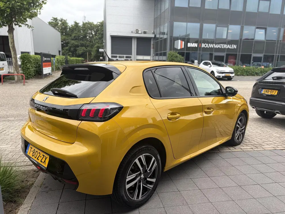 Peugeot 208 PureTech 100 Allure Pack l Stoelverwarming uit 2023, foto 4