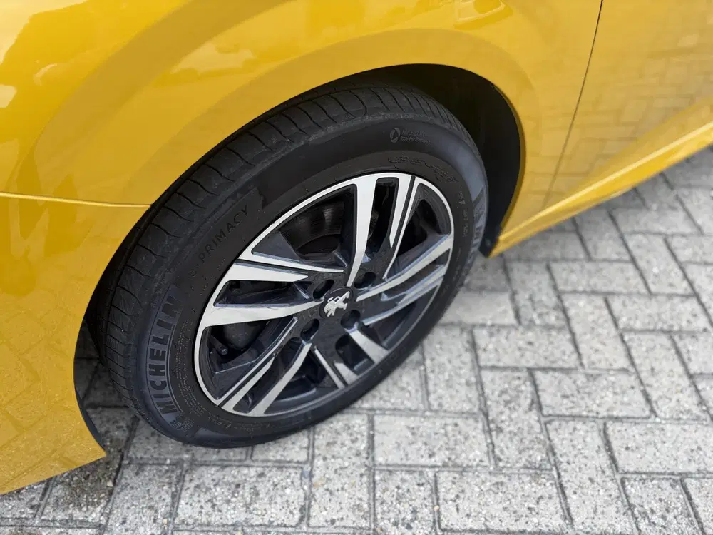 Peugeot 208 PureTech 100 Allure Pack l Stoelverwarming uit 2023, foto 9