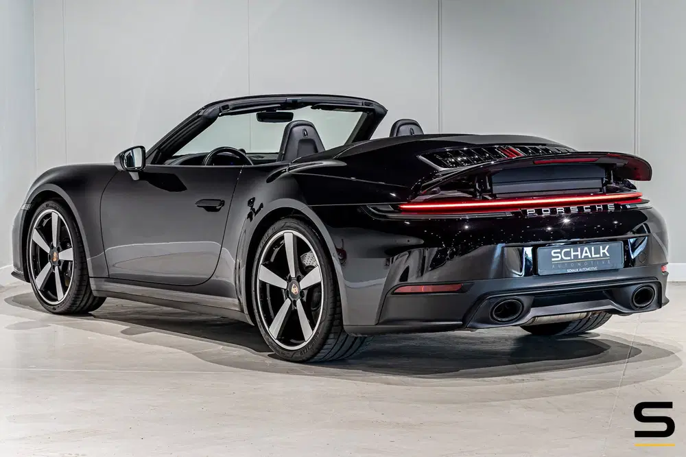 Porsche 911 Carrera 992.2 uit 2025, foto 2
