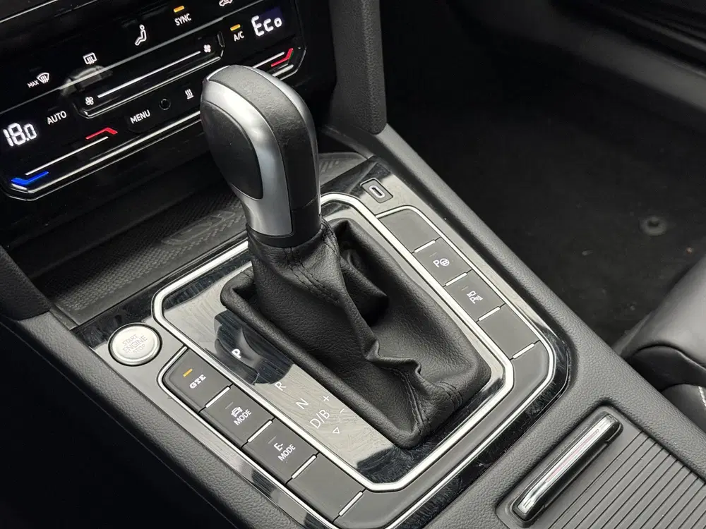 Volkswagen Passat 1.4 TSI PHEV GTE Business Pano uit 2021, foto 14