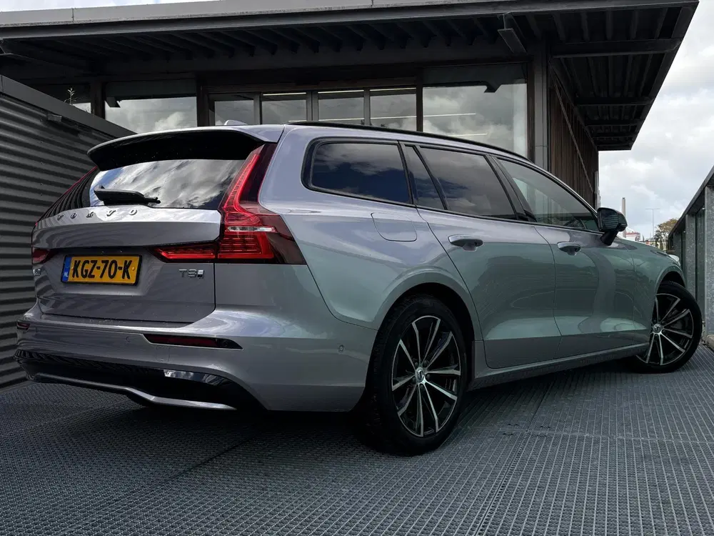Volvo V60 2.0 T8 Plug-in hybrid AWD Plus Dark PHEV A uit 2026, foto 3