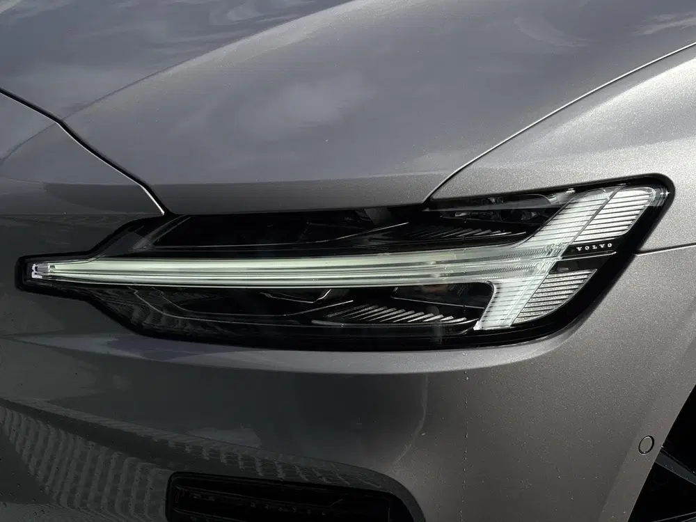 Volvo V60 2.0 T8 Plug-in hybrid AWD Plus Dark PHEV A uit 2026, foto 4