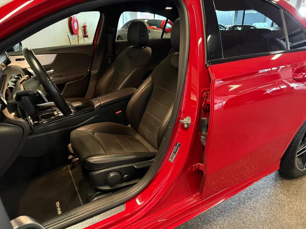Mercedes-Benz A-Klasse 200 Sedan AMG STYLING-PANORAMA-NIGHT uit 2019, foto 11