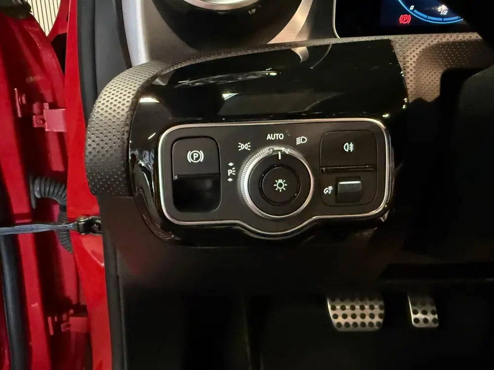 Mercedes-Benz A-Klasse 200 Sedan AMG STYLING-PANORAMA-NIGHT uit 2019, foto 14