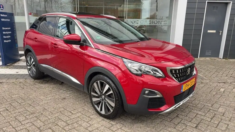 Peugeot 3008 1.2 PureTech Allure Trekhaak uit 2019, foto 2