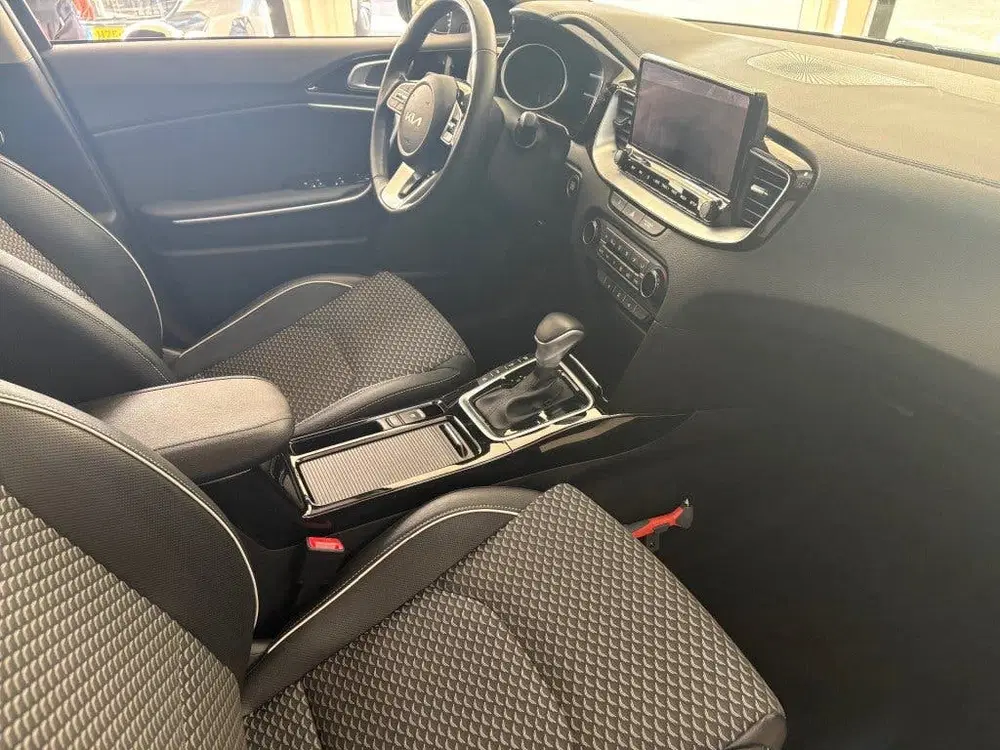 Kia Ceed 1.0T-GDi MHEV Autom Half Leder Stoel Stuur uit 2022, foto 4