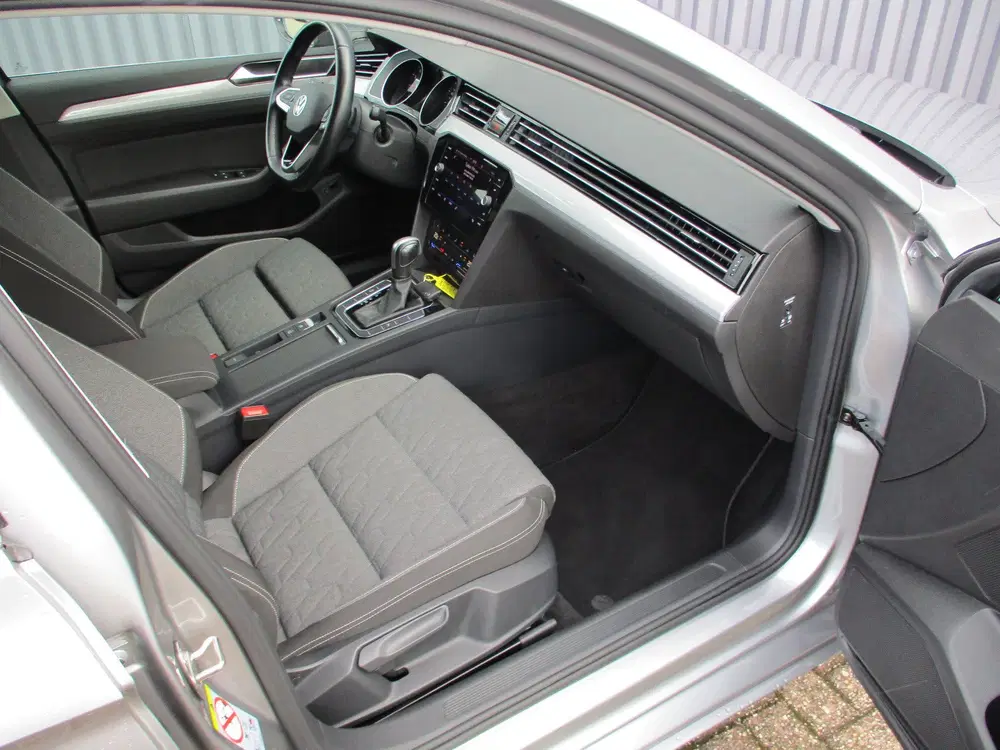 Volkswagen Passat 1.5 TSI 150 PK Automaat Business N uit 2022, foto 14