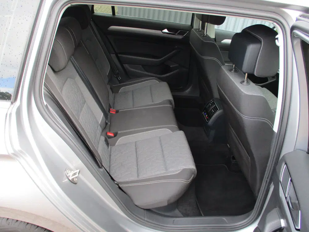 Volkswagen Passat 1.5 TSI 150 PK Automaat Business N uit 2022, foto 15