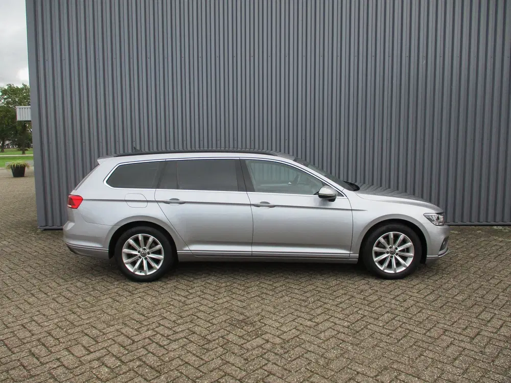 Volkswagen Passat 1.5 TSI 150 PK Automaat Business N uit 2022, foto 3