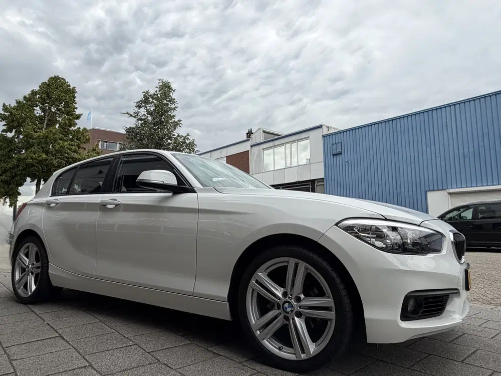 BMW 1-serie 118i 5Drs uit 2019, foto 11
