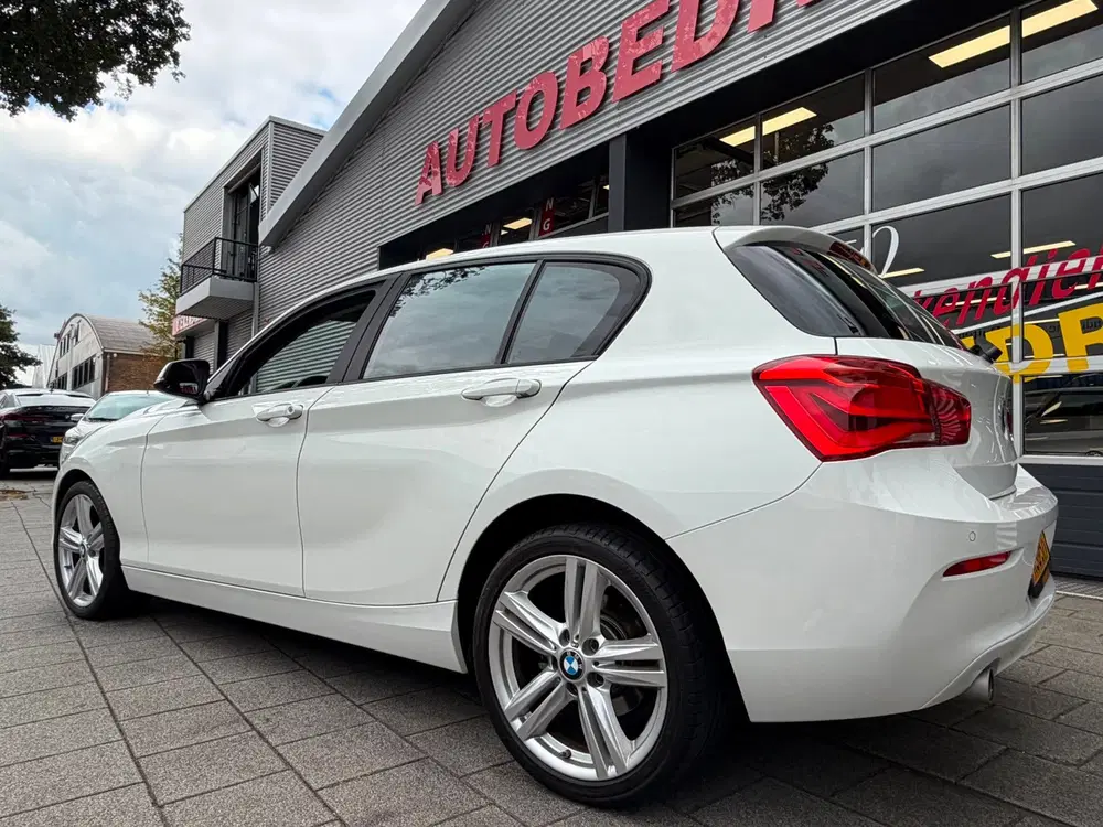 BMW 1-serie 118i 5Drs uit 2019, foto 8