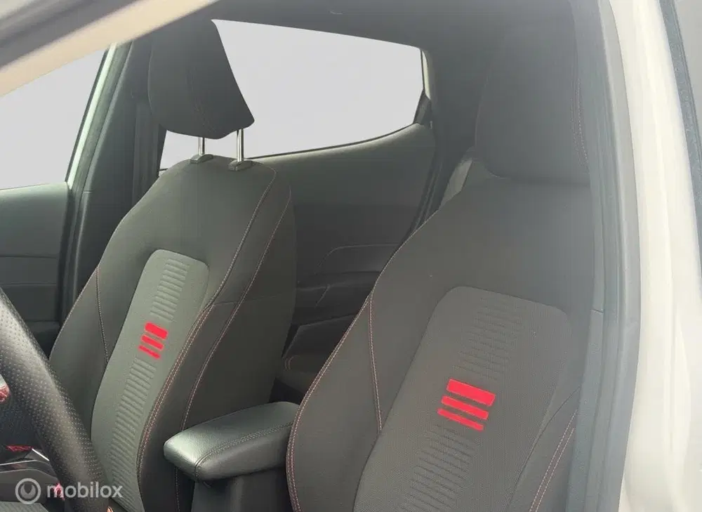 Ford Fiesta 1.0 EcoBoost Hybrid ST-Line PANO uit 2022, foto 11
