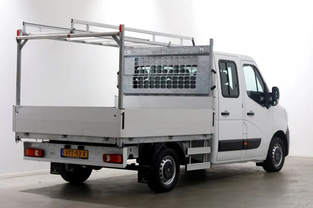 Renault Master T35 2.3 dCi 135pk L2 D.C. Open Laadbak Air uit 2020, foto 13