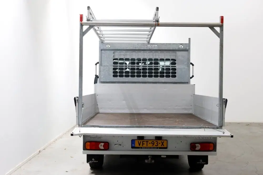 Renault Master T35 2.3 dCi 135pk L2 D.C. Open Laadbak Air uit 2020, foto 5