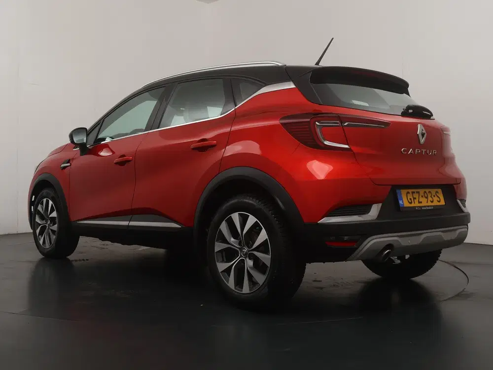 Renault Captur 1.3 TCe 130 Intens Automaat uit 2020, foto 3