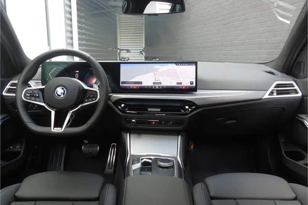 BMW 3-serie 330e M Sport Automaat uit 2026, foto 3