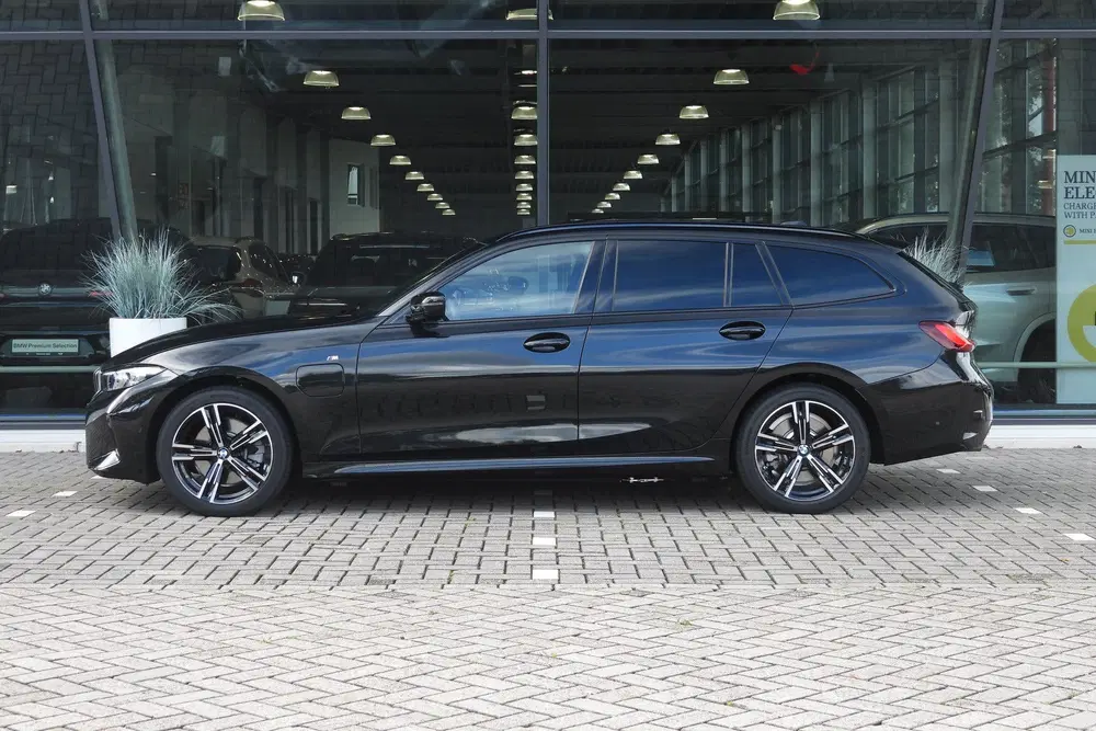 BMW 3-serie 330e M Sport Automaat uit 2026, foto 5