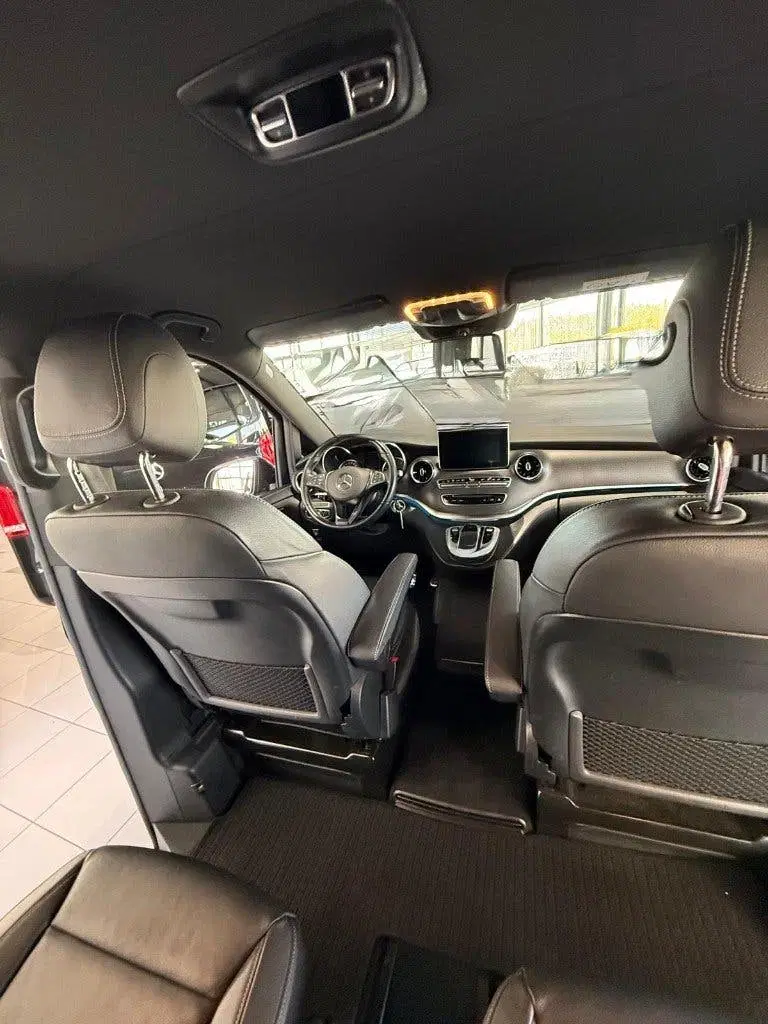 Mercedes-Benz V-Klasse 220 d Extra Lang 9G-TRONIC AMG 2020 uit 2020, foto 10