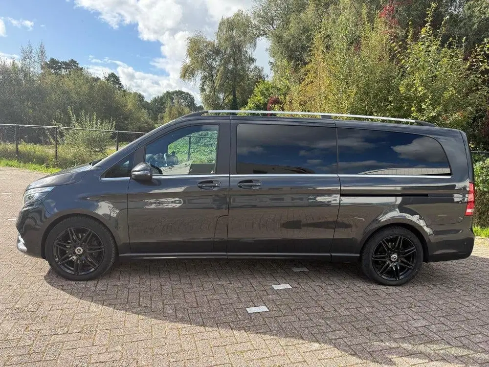Mercedes-Benz V-Klasse 220 d Extra Lang 9G-TRONIC AMG 2020 uit 2020, foto 2