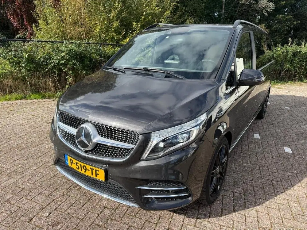 Mercedes-Benz V-Klasse 220 d Extra Lang 9G-TRONIC AMG 2020 uit 2020, foto 3